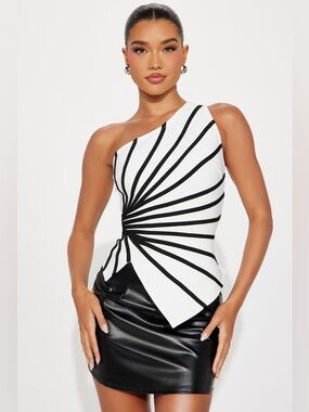 NWT Fashion Nova Sansa One Shoulder Asymmetrical Hem Top White Black Size XS